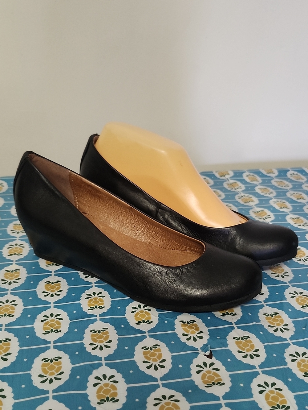 Locale Black Leather Hidden Wedge Pumps Made in portugal Office